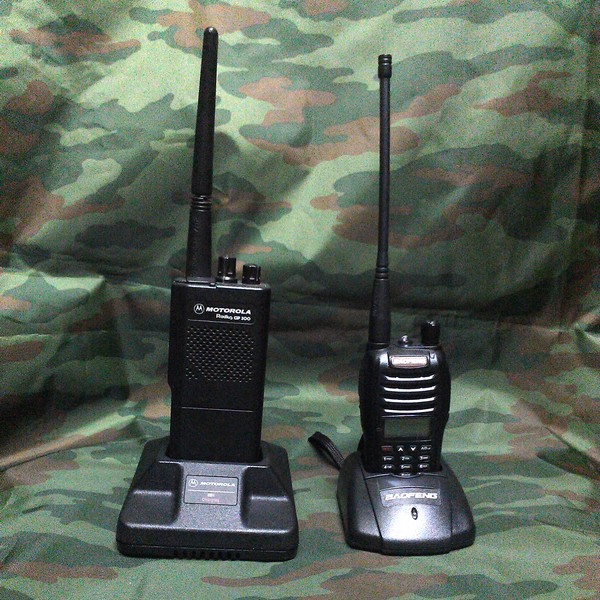 Baofeng UV-B5 vs Motorola GP-300.