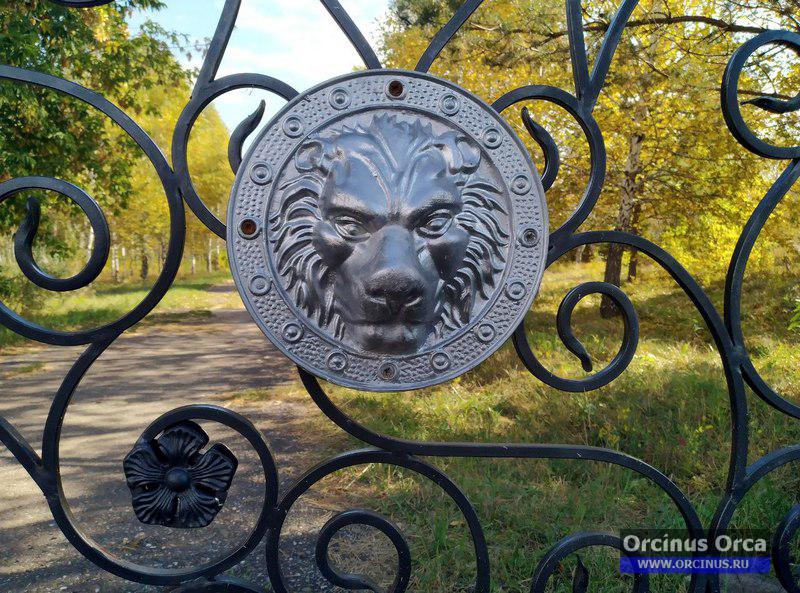 Львы на воротах